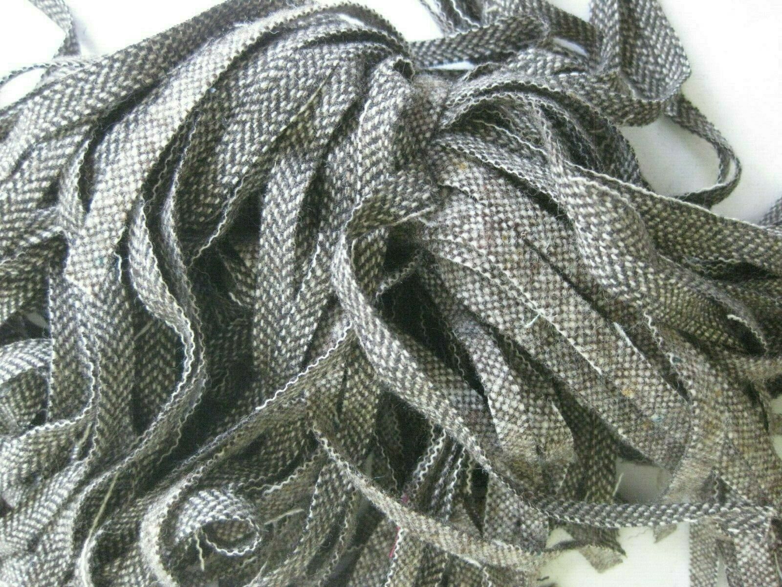 100 Strips Of Black And White Tweed Rug Hooking Wool